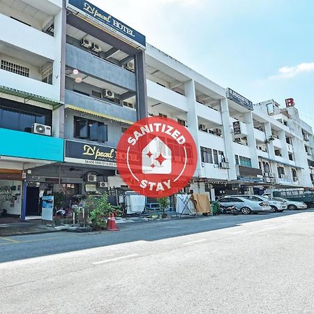 F Hotel Sungai Dua Bukit Extérieur photo