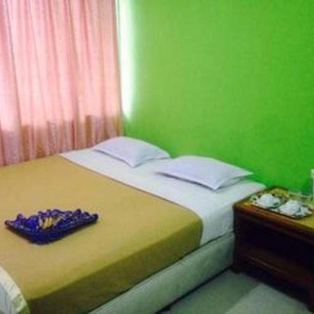F Hotel Sungai Dua Bukit Extérieur photo