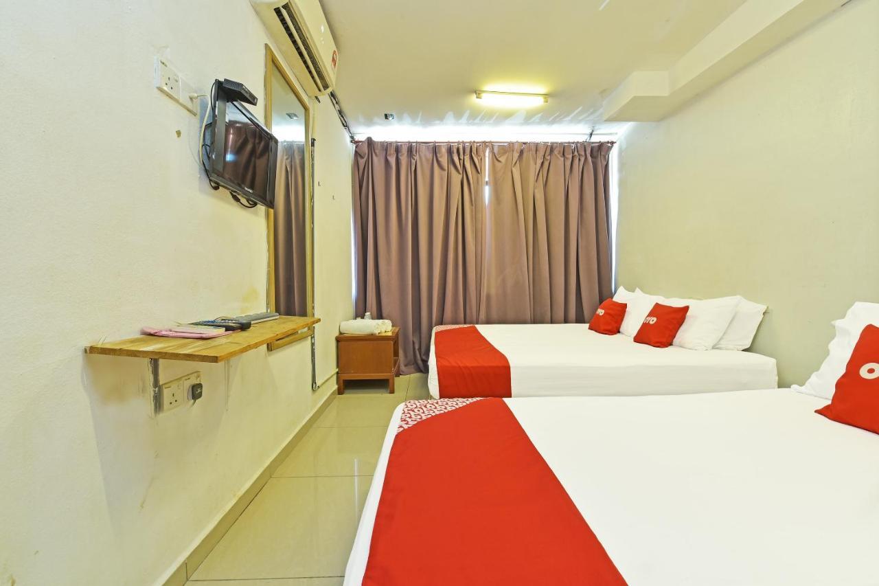 F Hotel Sungai Dua Bukit Extérieur photo