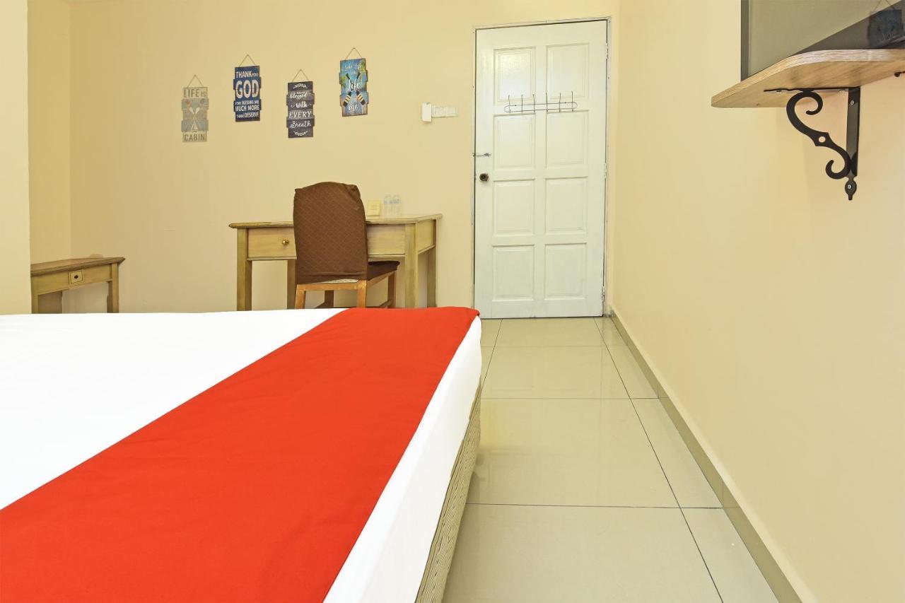 F Hotel Sungai Dua Bukit Extérieur photo