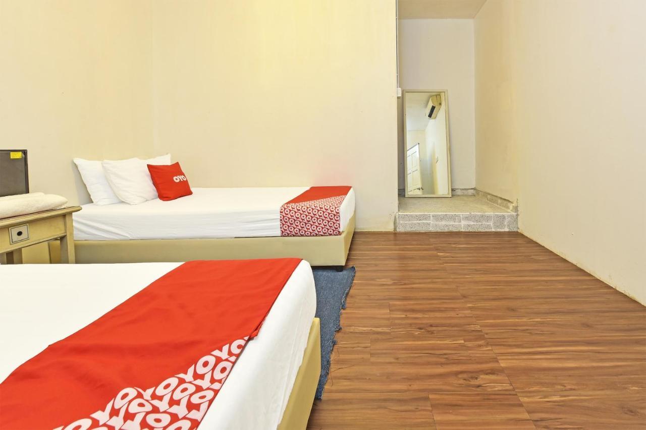 F Hotel Sungai Dua Bukit Extérieur photo