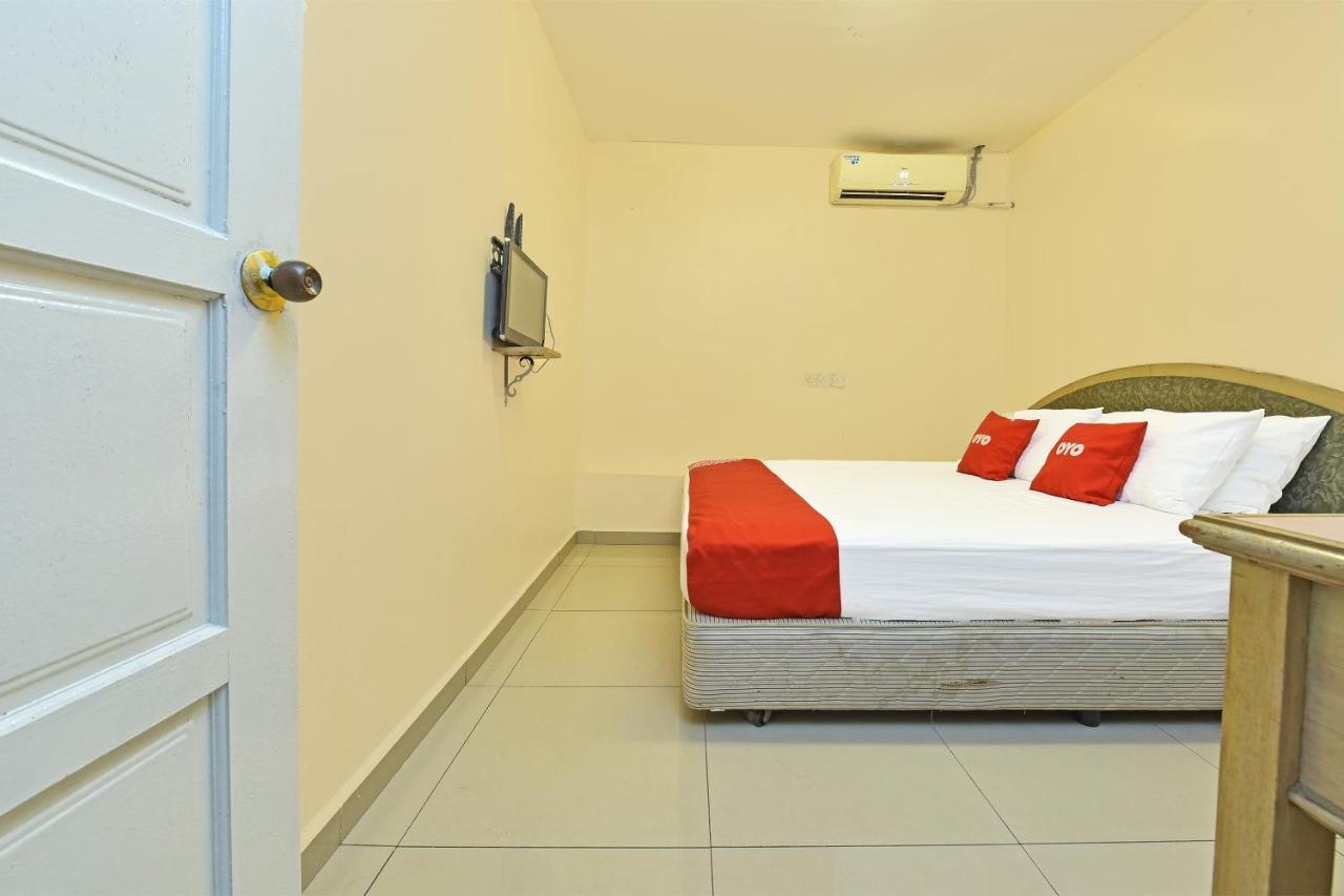 F Hotel Sungai Dua Bukit Extérieur photo
