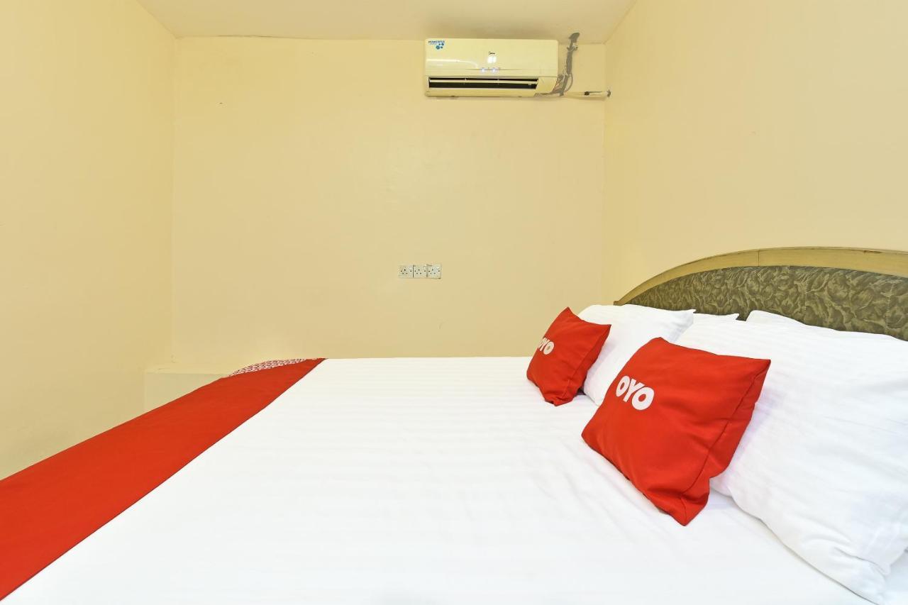 F Hotel Sungai Dua Bukit Extérieur photo